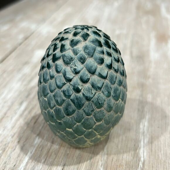 Game of Thrones Rhaegal Dragon Egg Paperweight - Picture 1 of 2